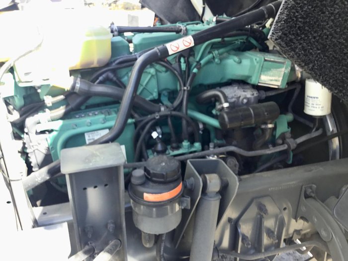 2005 Volvo Fl6-250 6X2 8,6Mt 14Plt Volvo Hist As Traded $50000+Gst FL-250 6X2 WHITE