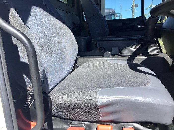 2005 Volvo Fl6-250 6X2 8,6Mt 14Plt Volvo Hist As Traded $50000+Gst FL-250 6X2 WHITE