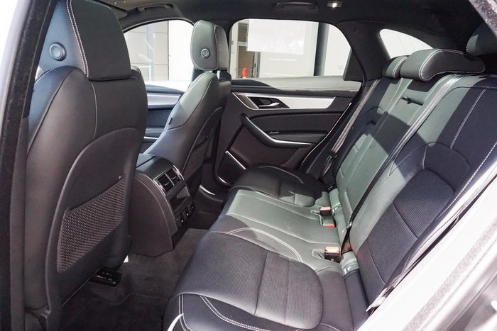 2022 Jaguar F-PACE P400 R-Dynamic SE