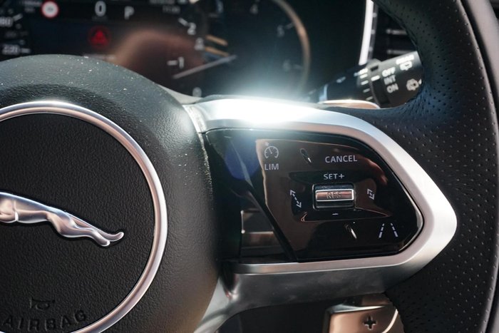 2022 Jaguar F-PACE P400 R-Dynamic SE