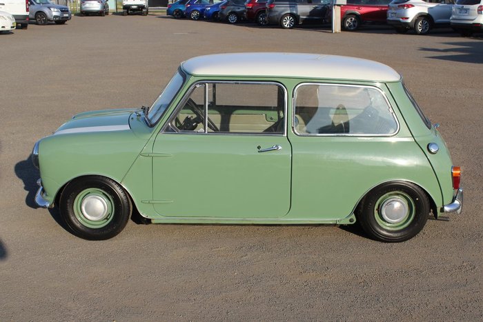 1964 Morris Mini Deluxe