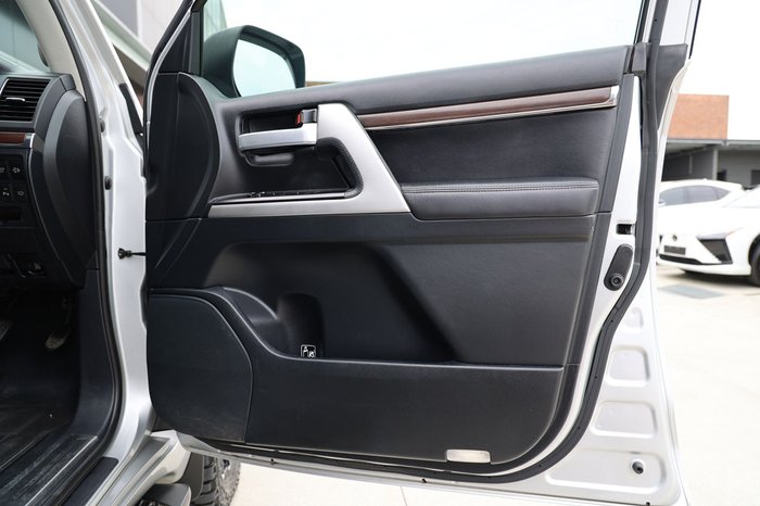 2018 TOYOTA LANDCRUISER LC200 VX (4x4)