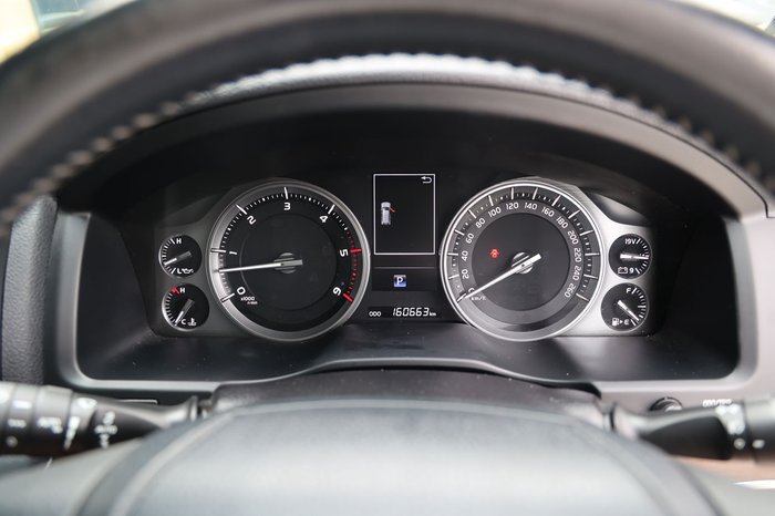 2018 TOYOTA LANDCRUISER LC200 VX (4x4)