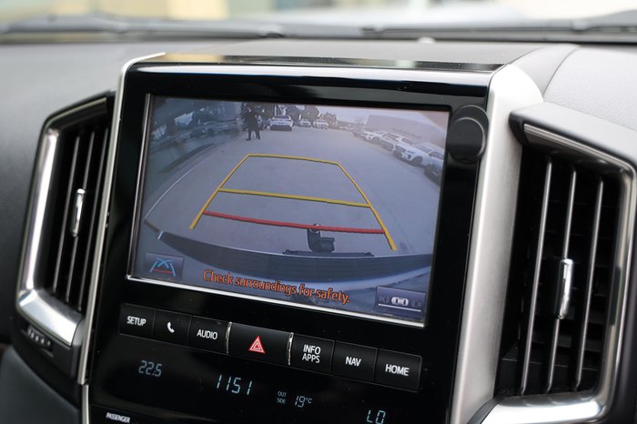 2018 TOYOTA LANDCRUISER LC200 VX (4x4)