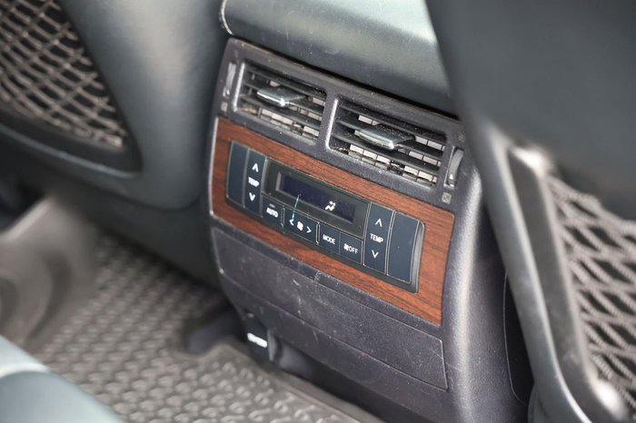 2018 TOYOTA LANDCRUISER LC200 VX (4x4)
