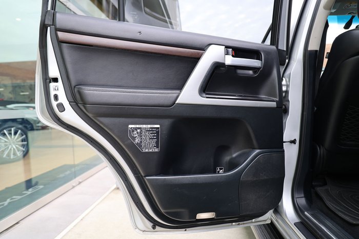 2018 TOYOTA LANDCRUISER LC200 VX (4x4)