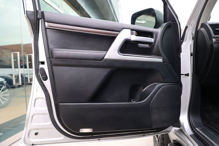 2018 TOYOTA LANDCRUISER LC200 VX (4x4)