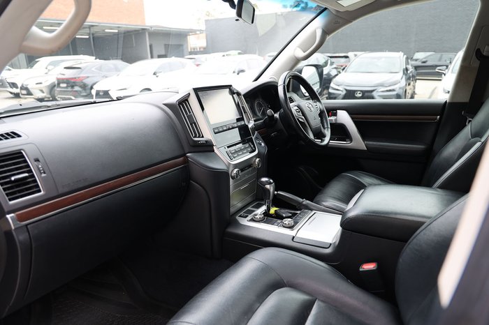 2018 TOYOTA LANDCRUISER LC200 VX (4x4)