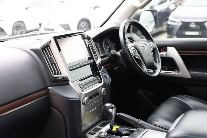 2018 TOYOTA LANDCRUISER LC200 VX (4x4)