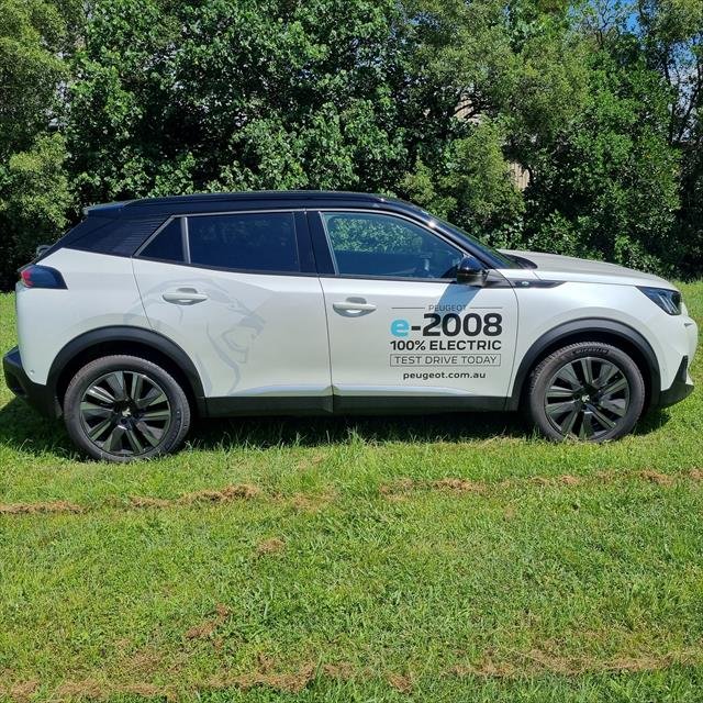 2023 Peugeot e-2008 GT