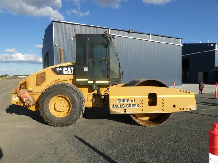 2012 Caterpillar CS76XT