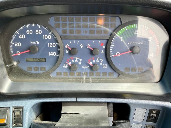 2010 Hino 17270 4 Mt Aads Agi Auto Immac Cond Full Hist $100000+Gst HINO 17270 WHITE