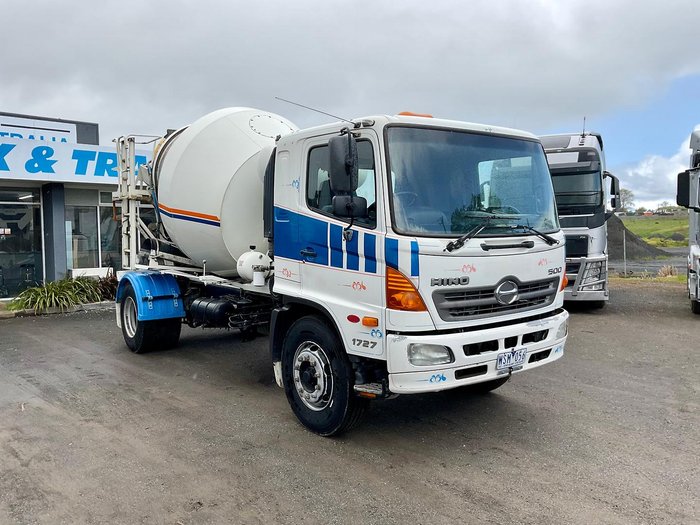 2010 Hino 17270 4 Mt Aads Agi Auto Immac Cond Full Hist $100000+Gst HINO 17270 WHITE