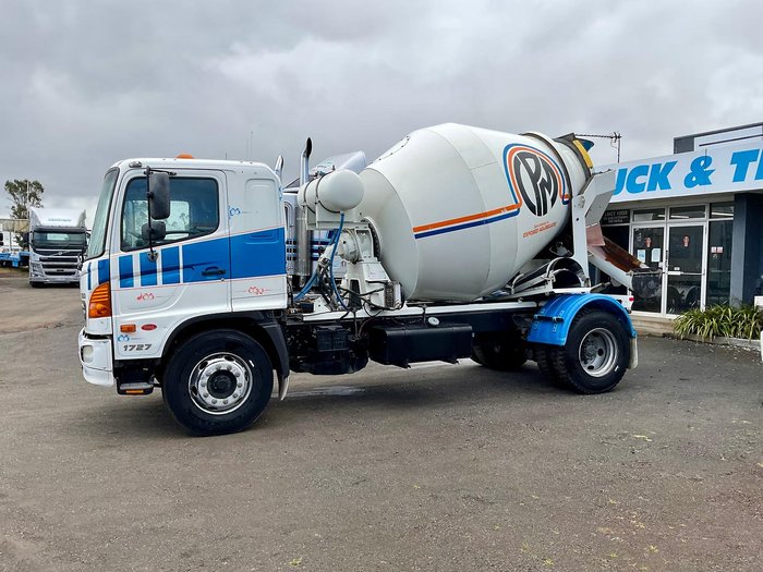 2010 Hino 17270 4 Mt Aads Agi Auto Immac Cond Full Hist $100000+Gst HINO 17270 WHITE