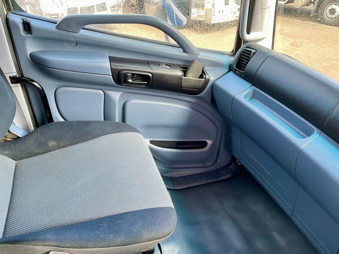 2010 Hino 17270 4 Mt Aads Agi Auto Immac Cond Full Hist $100000+Gst HINO 17270 WHITE