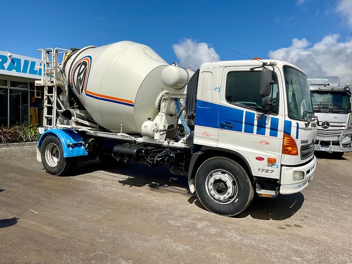 2010 Hino 17270 4 Mt Aads Agi Auto Immac Cond Full Hist $100000+Gst HINO 17270 WHITE