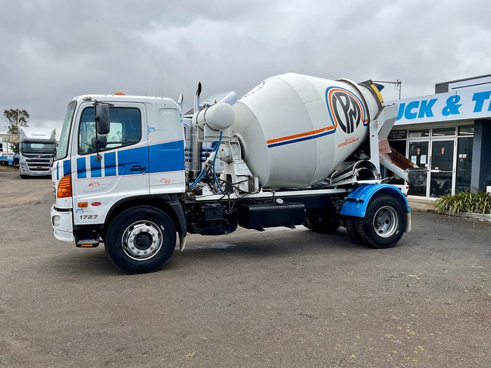 2010 Hino 17270 4 Mt Aads Agi Auto Immac Cond Full Hist $100000+Gst HINO 17270 WHITE