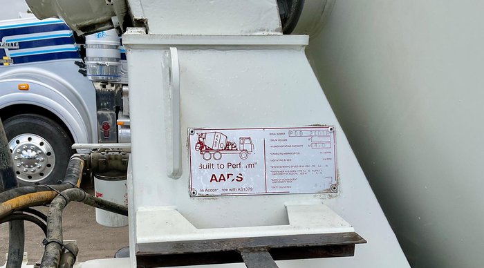 2010 Hino 17270 4 Mt Aads Agi Auto Immac Cond Full Hist $100000+Gst HINO 17270 WHITE