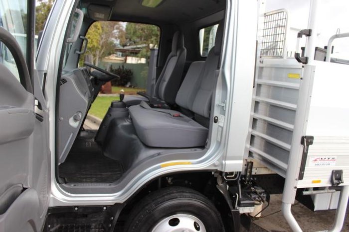 2021 Isuzu N Series NNR 45-150 Traypack SILVER