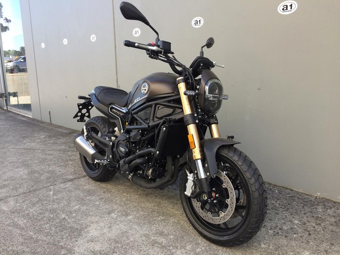 2022 Benelli Leoncino 800