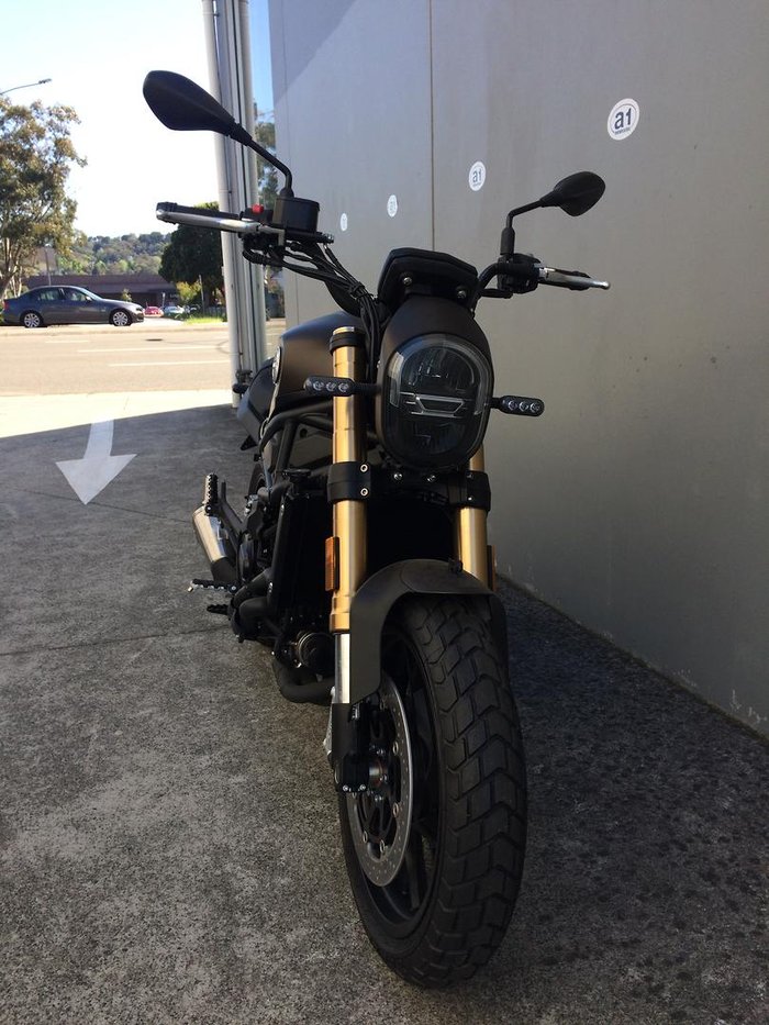 2022 Benelli Leoncino 800 