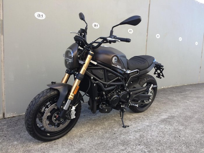 2022 Benelli Leoncino 800