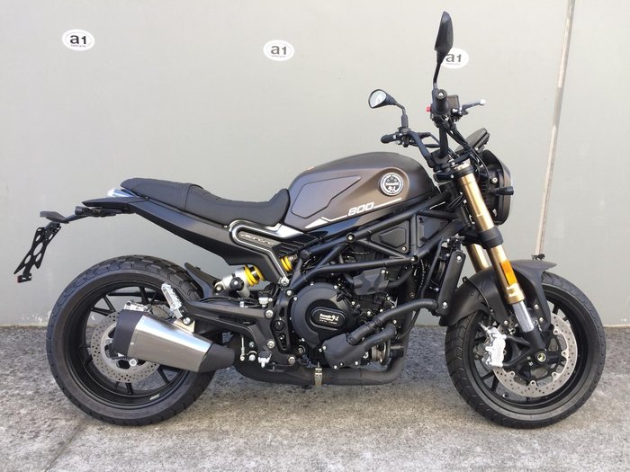 2022 Benelli Leoncino 800