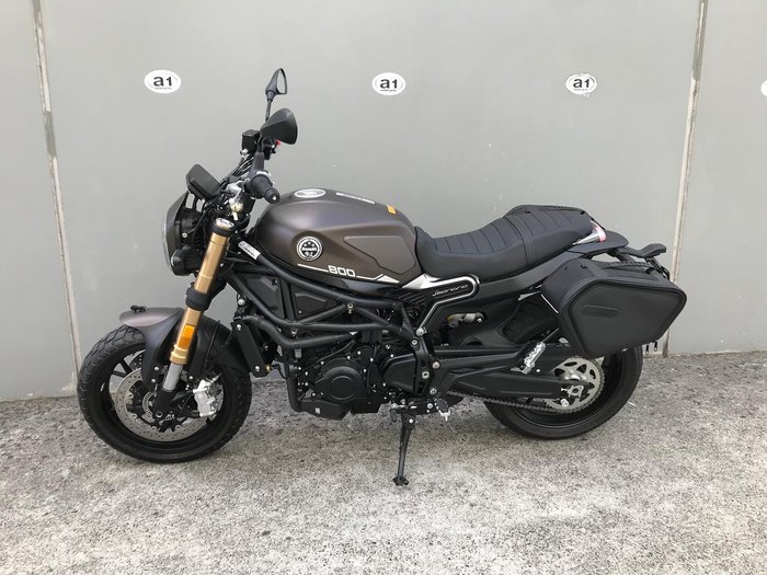 2022 Benelli Leoncino 800