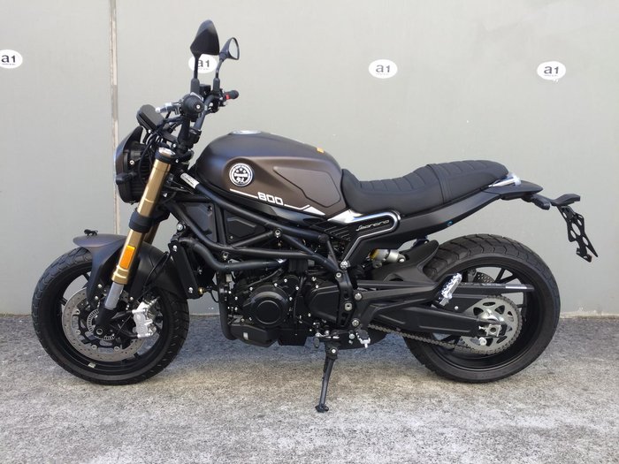 2022 Benelli Leoncino 800