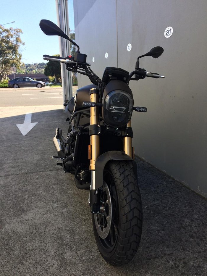 2022 Benelli Leoncino 800 