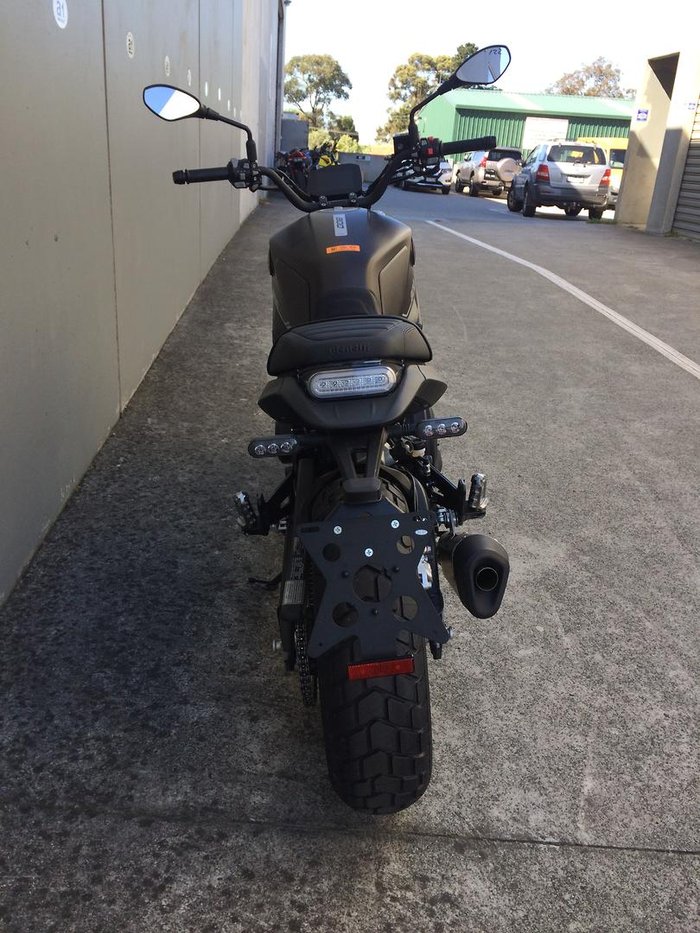 2022 Benelli Leoncino 800