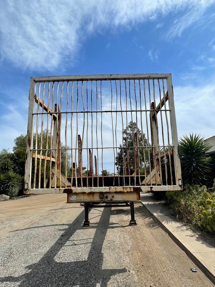 1981 CUSTOM BUILT 12M Tri/A Log Trailer