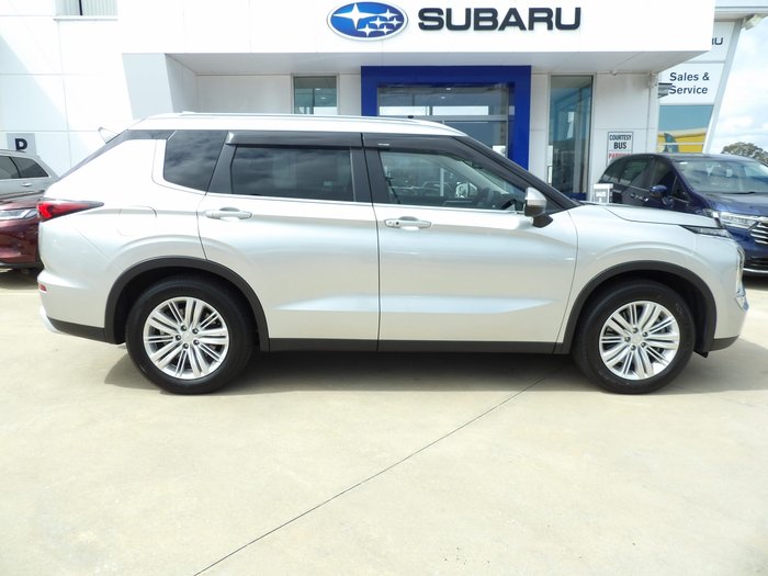 2022 Mitsubishi Outlander LS