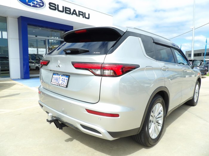 2022 Mitsubishi Outlander LS