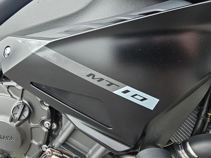 2021 Yamaha MT10 Black
