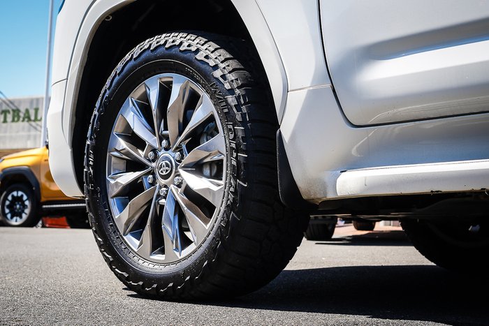 2021 Toyota LANDCRUISER Sahara ZX