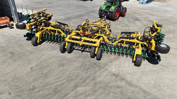 0 Serafin Ultisow S18/S20 BI FOLD SINGLE DISC AIR SEEDER NEW YELLOW