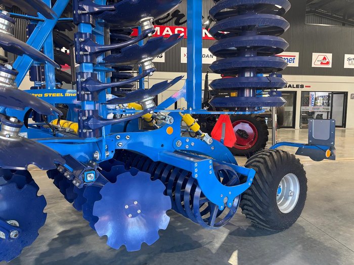 0 Farmet Softer 6Ps Trailed Speed Disc With Vee Roller New BLUE