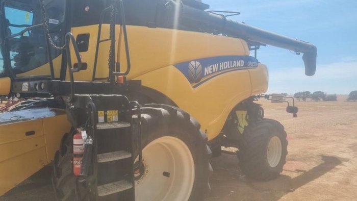 2016 New Holland Cr8.90