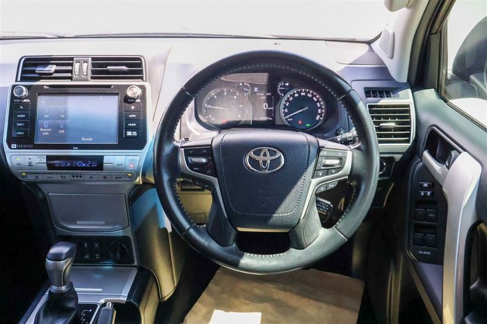 2019 Toyota Prado PRADO DSL WGN AT VX 4277430 003