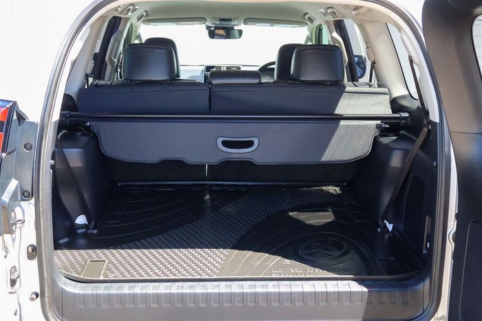 2019 Toyota Prado PRADO DSL WGN AT VX 4277430 003