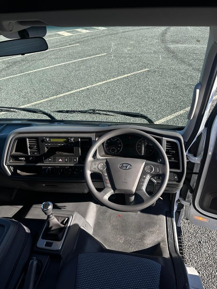 2023 Hyundai Mighty EX4/6 Tipper WHITE