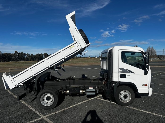 2023 Hyundai Mighty EX4/6 Tipper WHITE