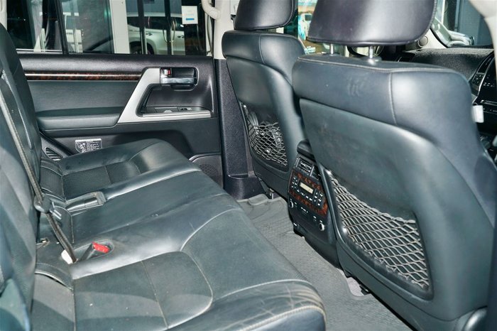 2013 TOYOTA LANDCRUISER SAHARA (4x4)