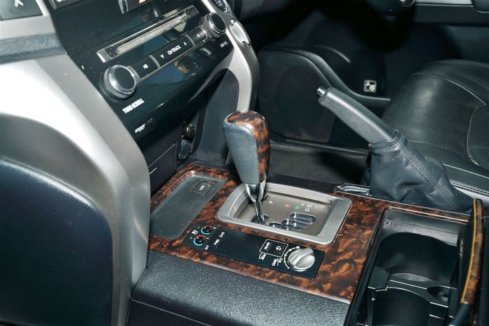 2013 TOYOTA LANDCRUISER SAHARA (4x4)