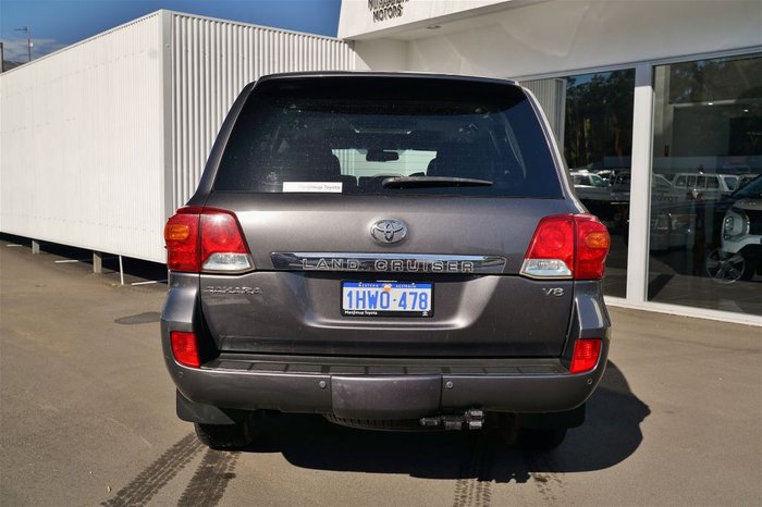 2013 TOYOTA LANDCRUISER SAHARA (4x4)