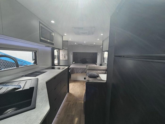 2024 Retreat Daydream 210C