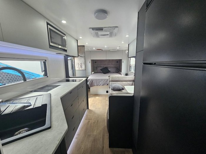 2024 Retreat Daydream 210C