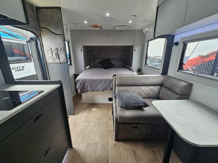 2024 Retreat Daydream 210C