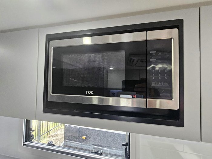 2024 Retreat Daydream 210C